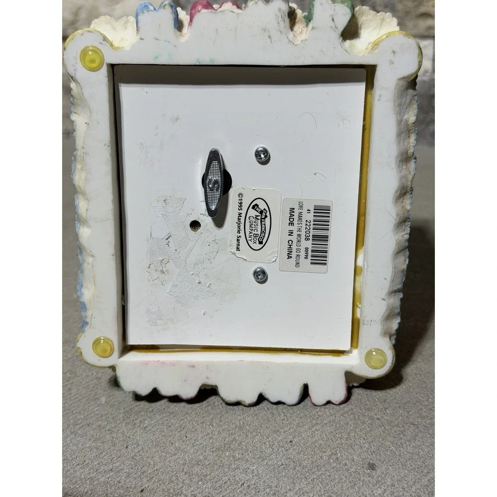San Francisco Music Box Co Marjorie Sarnat Cat Bed Music Box 1995 Sleeping‎ Cats